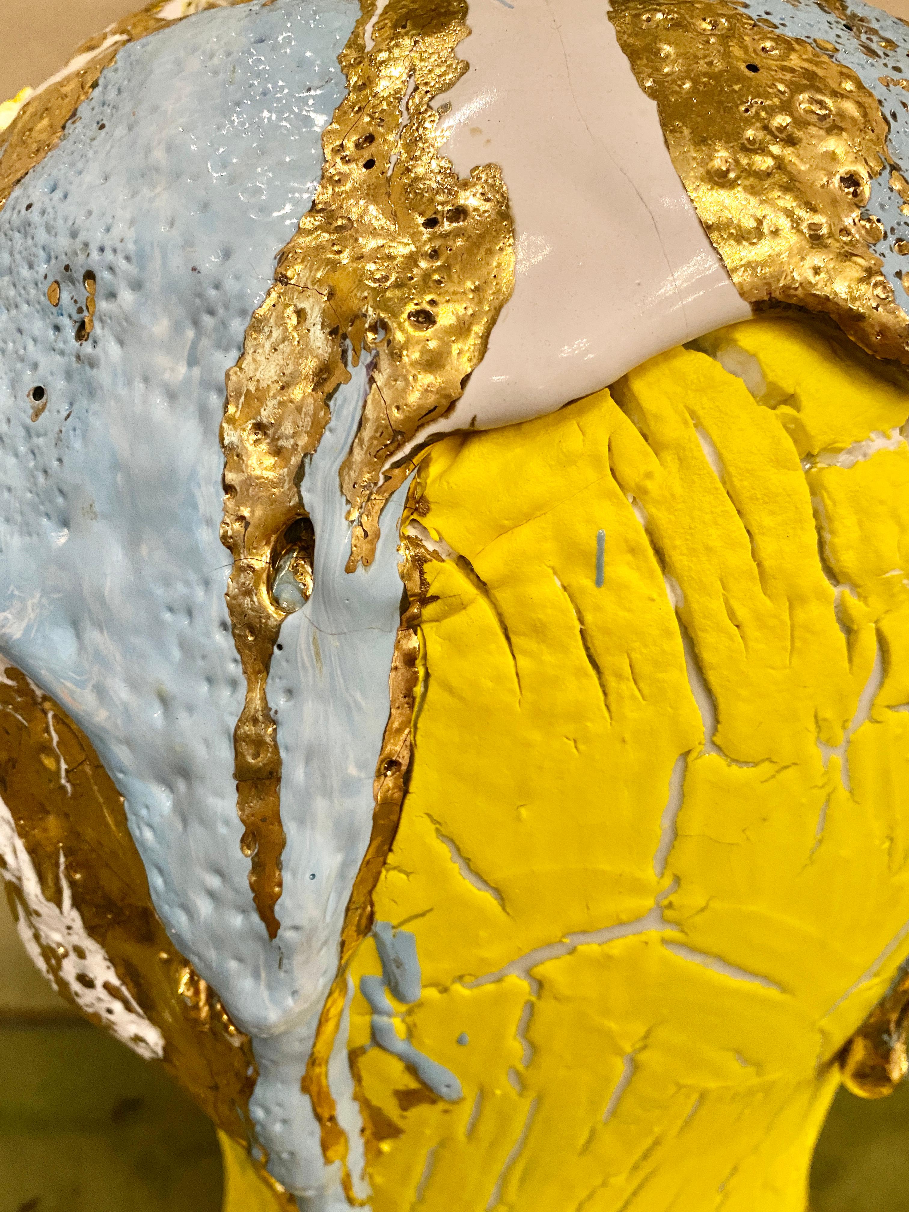 Vaso contemporaneo in porcellana gialla e oro fatto a mano In condizioni Nuovo in vendita a Roma, RM