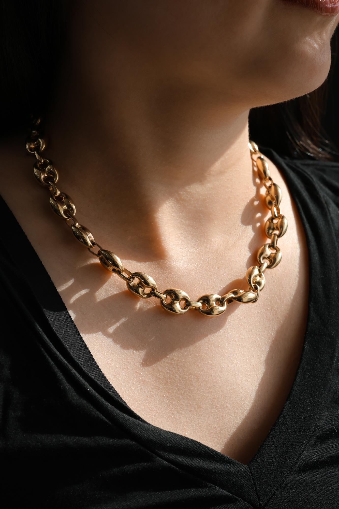 Collar de cadena estilo Gucci abullonado en oro amarillo en Nuevo estado para la venta en Los Angeles, CA