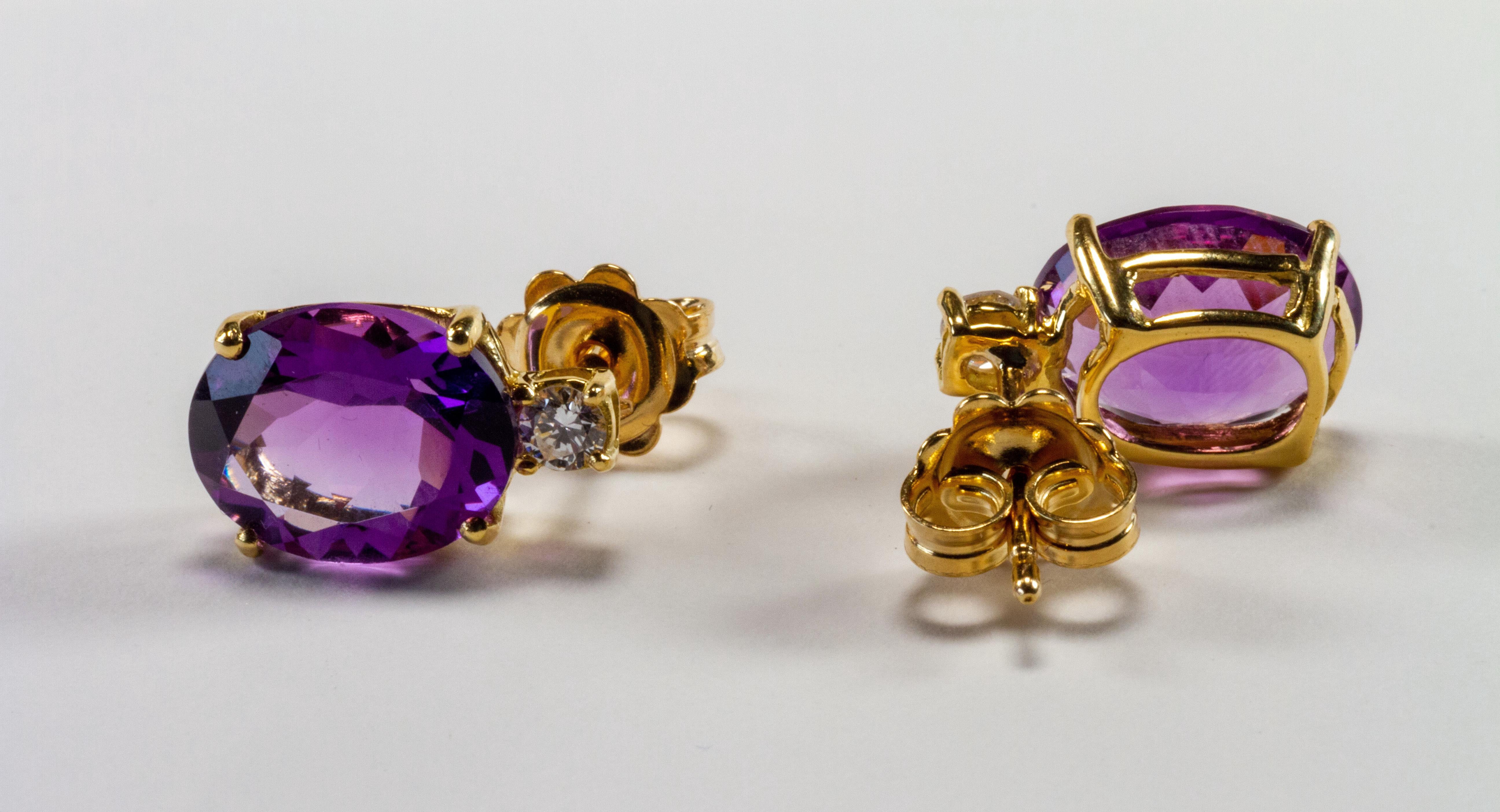 Oval Cut Yellow Gold 18k Purple Oval Amethyst and Diamond Earrings For Sale
