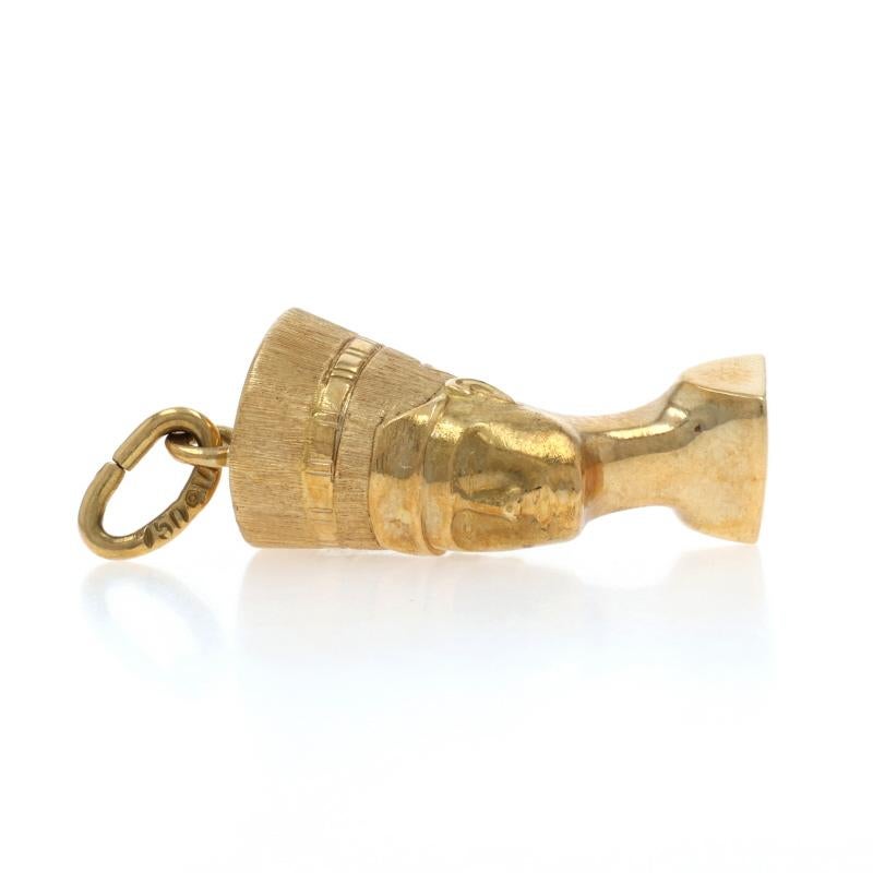Pendentif en or jaune Reine Nefertiti - 18k Ancienne Egypte Excellent état - En vente à Greensboro, NC
