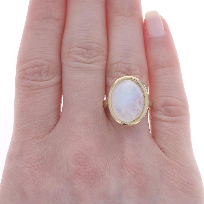 Oval Cut Yellow Gold Rainbow Moonstone Cocktail Solitaire Ring - 14k Oval Cabochon 9.55ct For Sale