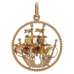 Or jaune Red Enamel Galleon Ship Pendentif - 800 Sailing Vessel Maltese Cross