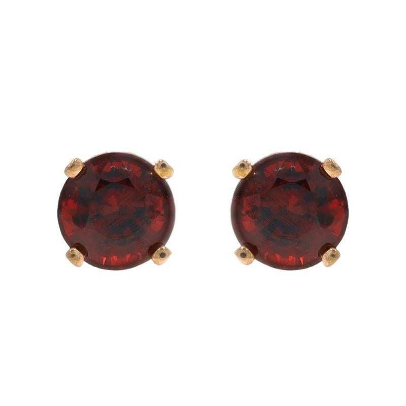 Contenuto del metallo: Oro giallo 14k

Informazioni su A. Stone

Spinello naturale
Carati: 2.22ctw
Taglio: Rotondo
Colore: rosso

Carati totali: 2,22ctw

Stile: Borchia
Tipo di chiusura: Chiusura a farfalla

Misure

Alto: 1/4