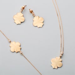 Yellow Gold Regal Diamond Pendant Motif Necklace