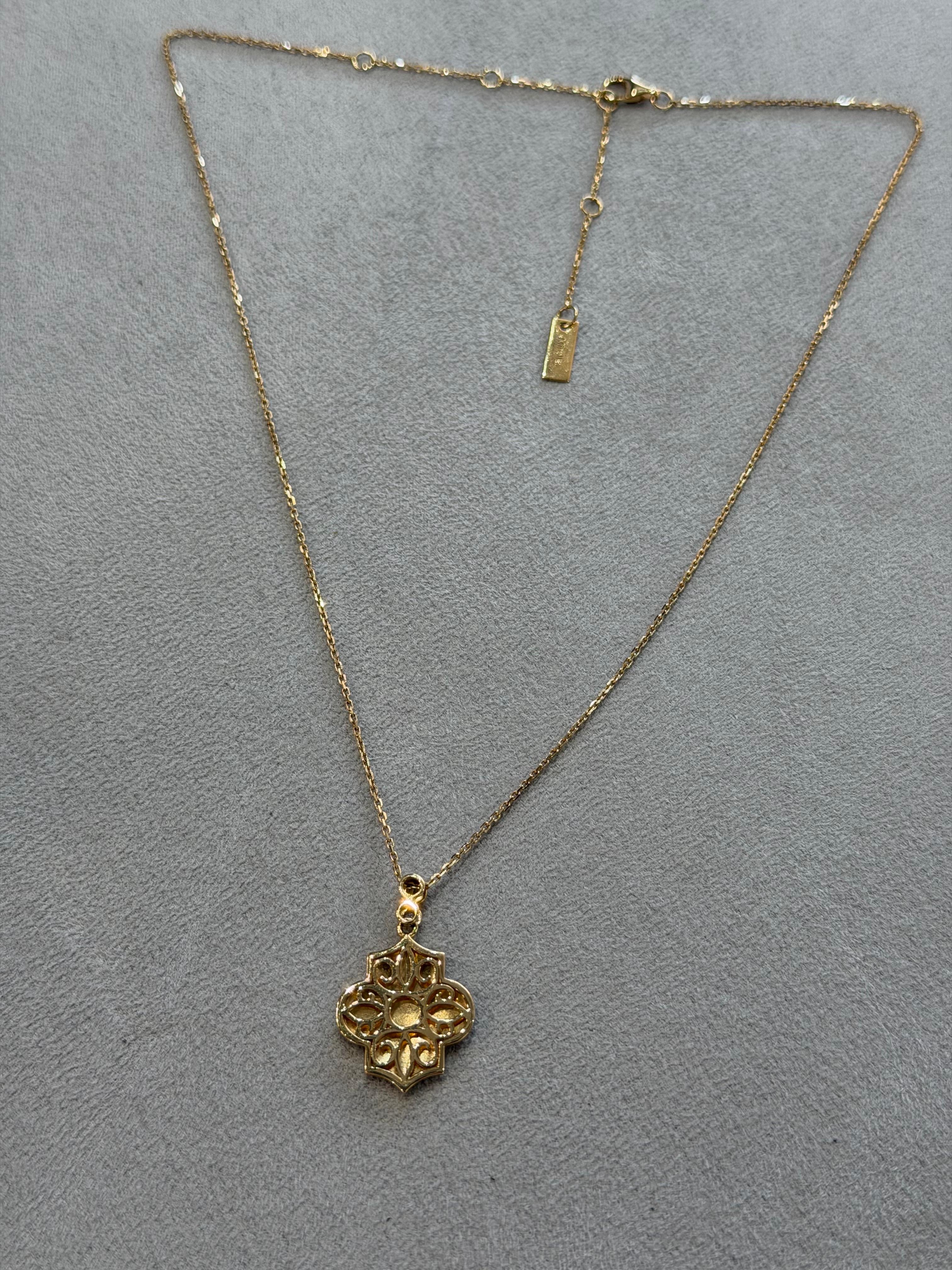 Donna Collana con ciondolo in oro giallo con diamante regale in vendita