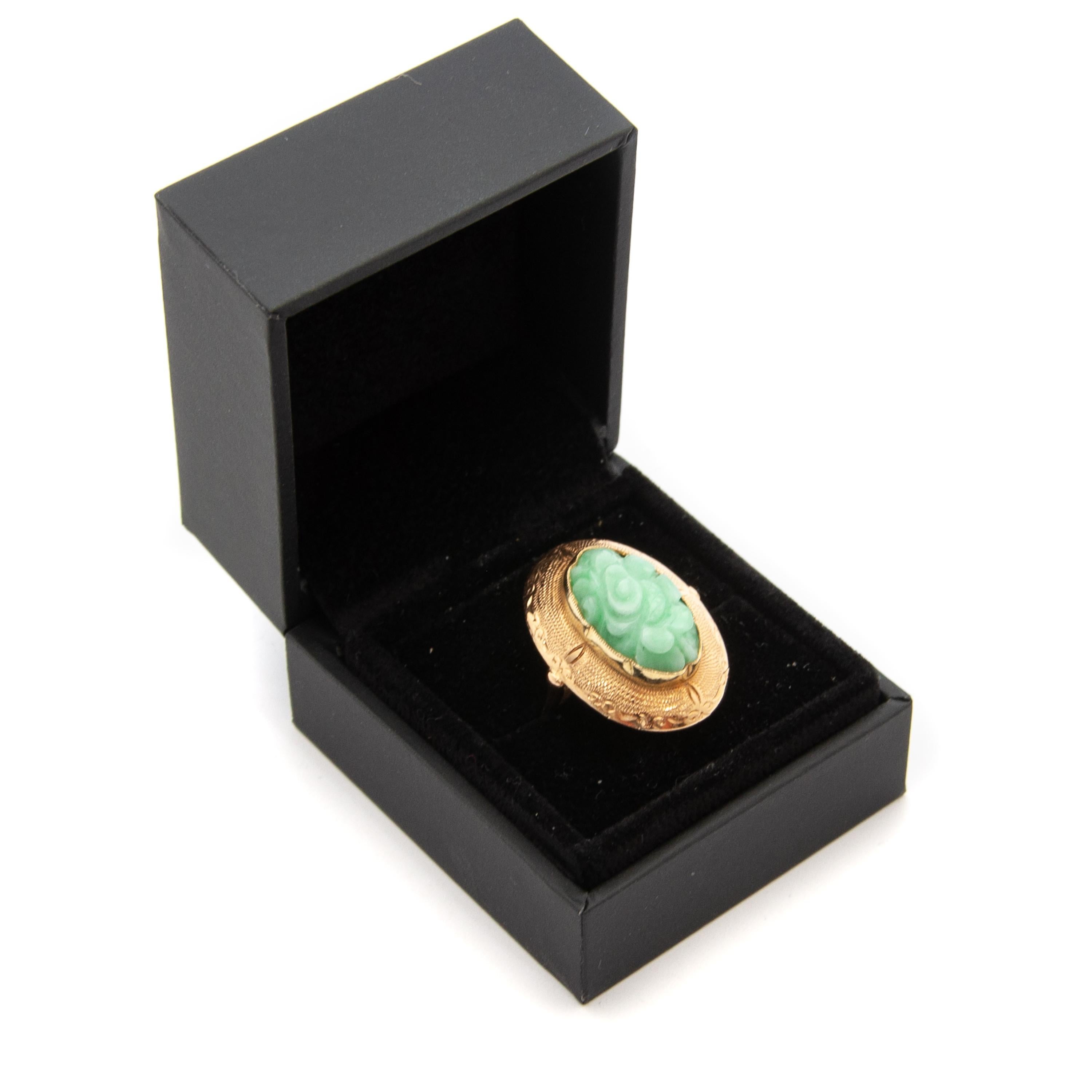 Women's Apple Green Jade 14 Karat Gold Floral Carved Vintage Ring