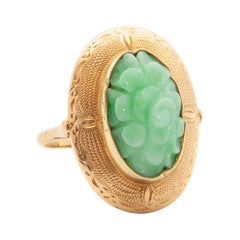Apple Green Jade 14 Karat Gold Floral Carved Vintage Ring