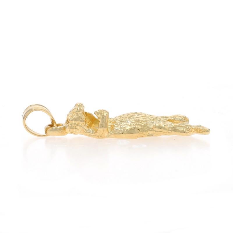 Yellow Gold Restful Otter Charm - 14k In Excellent Condition For Sale In Greensboro, NC
