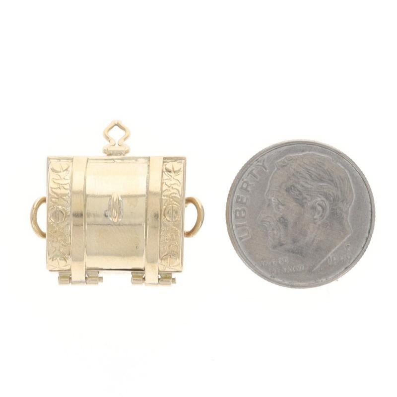 Yellow Gold Retro Hope Chest Charm - 14k Opens in vendita 1