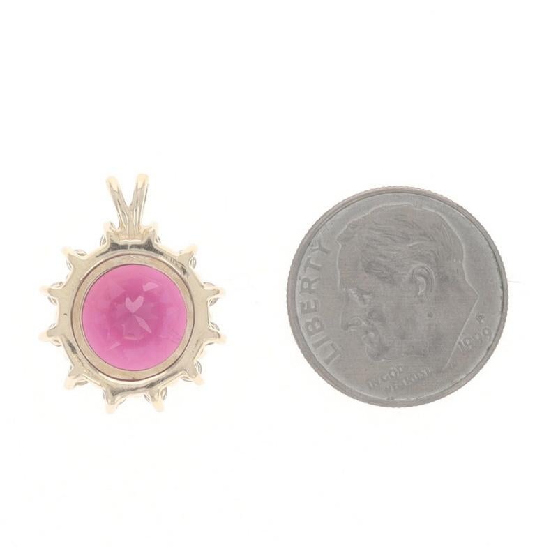 Pendentif en or jaune Rhodolite Grenat Diamant Halo 14k Round 7.10 Excellent état - En vente à Greensboro, NC