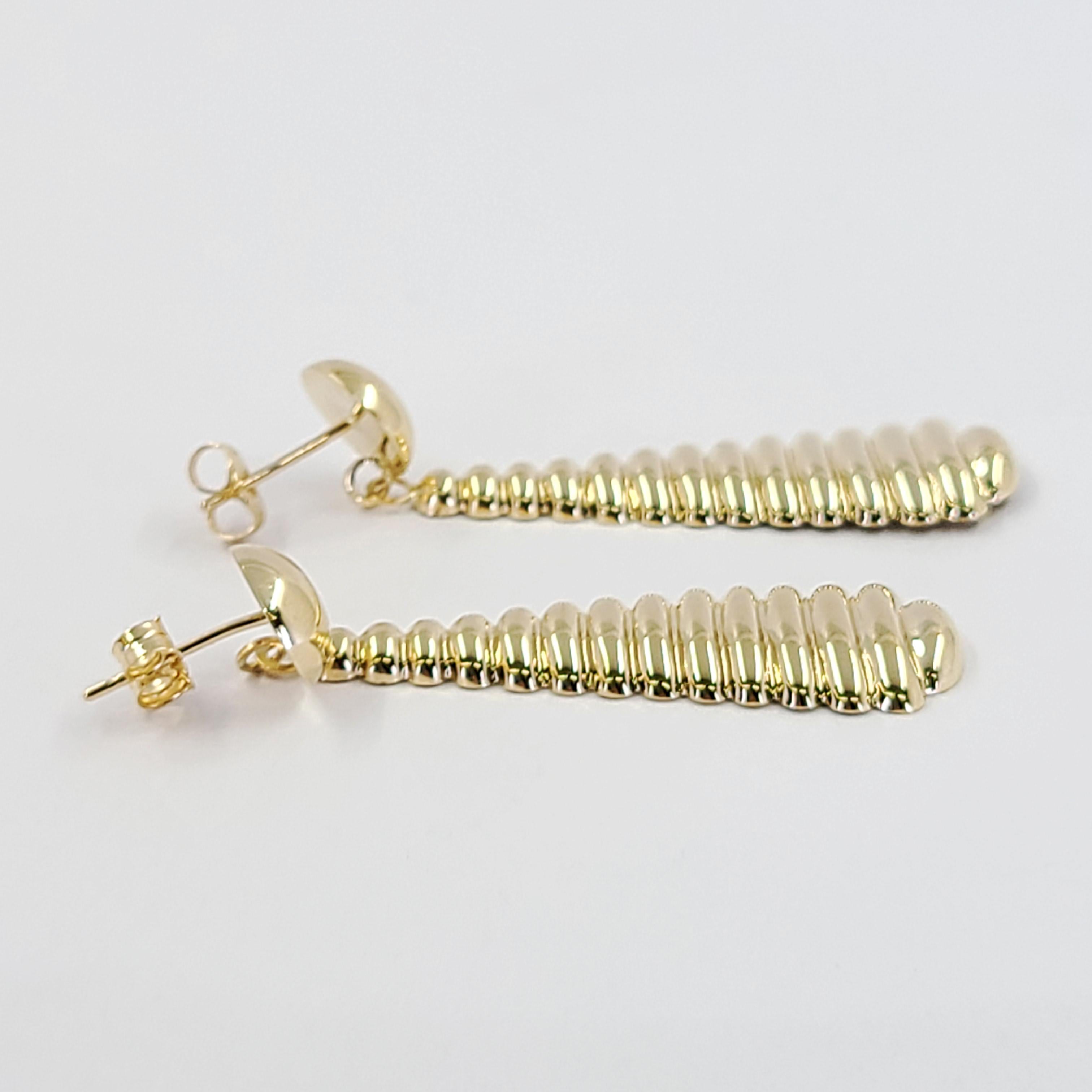 Women's Yellow Gold Ribbed Drop Earrings