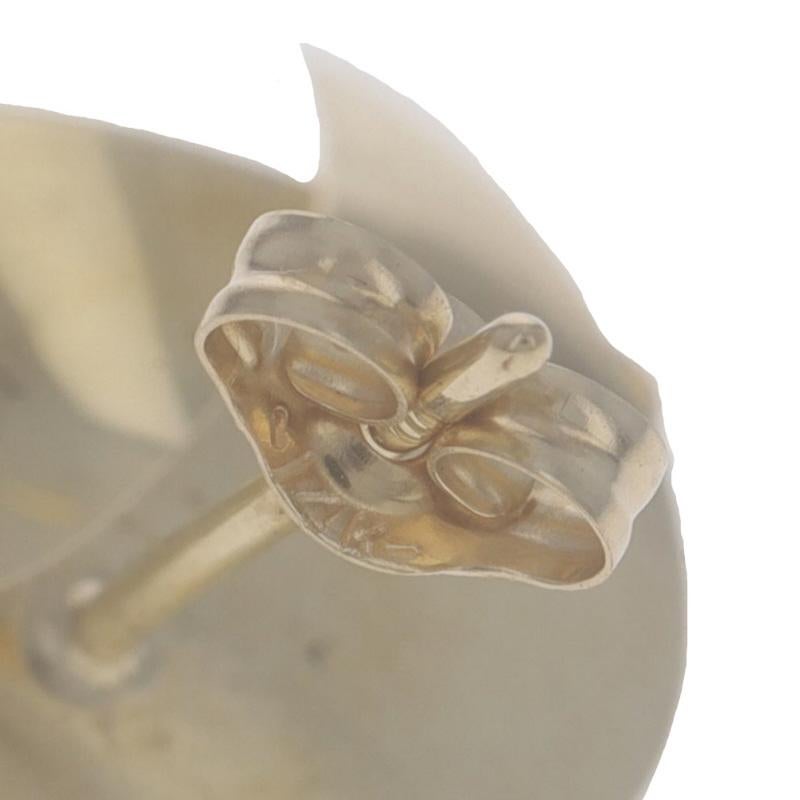 Orecchini a lobo in oro giallo - 14k inciso opaco forato in vendita 1