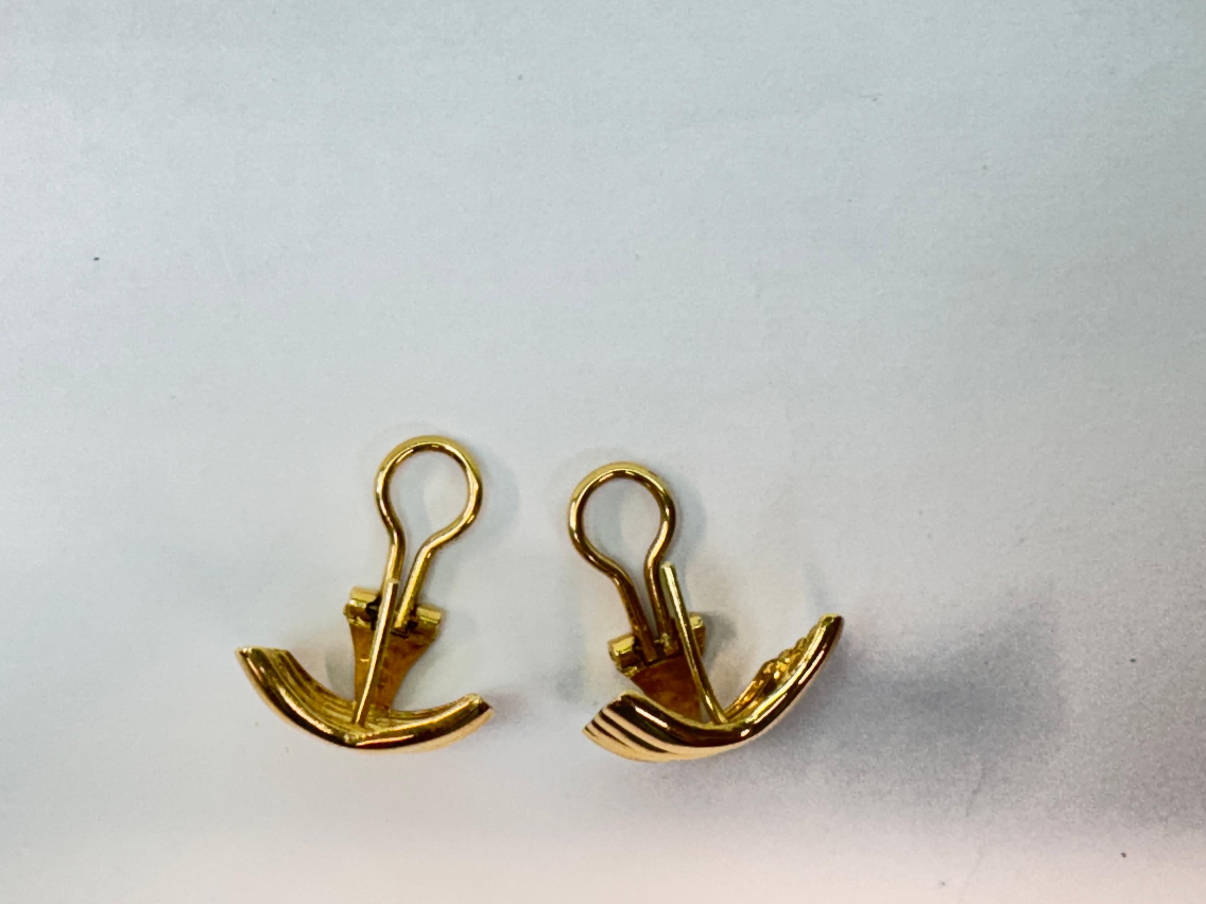 Yellow Gold Ridged Chevron Earrings For Sale 2