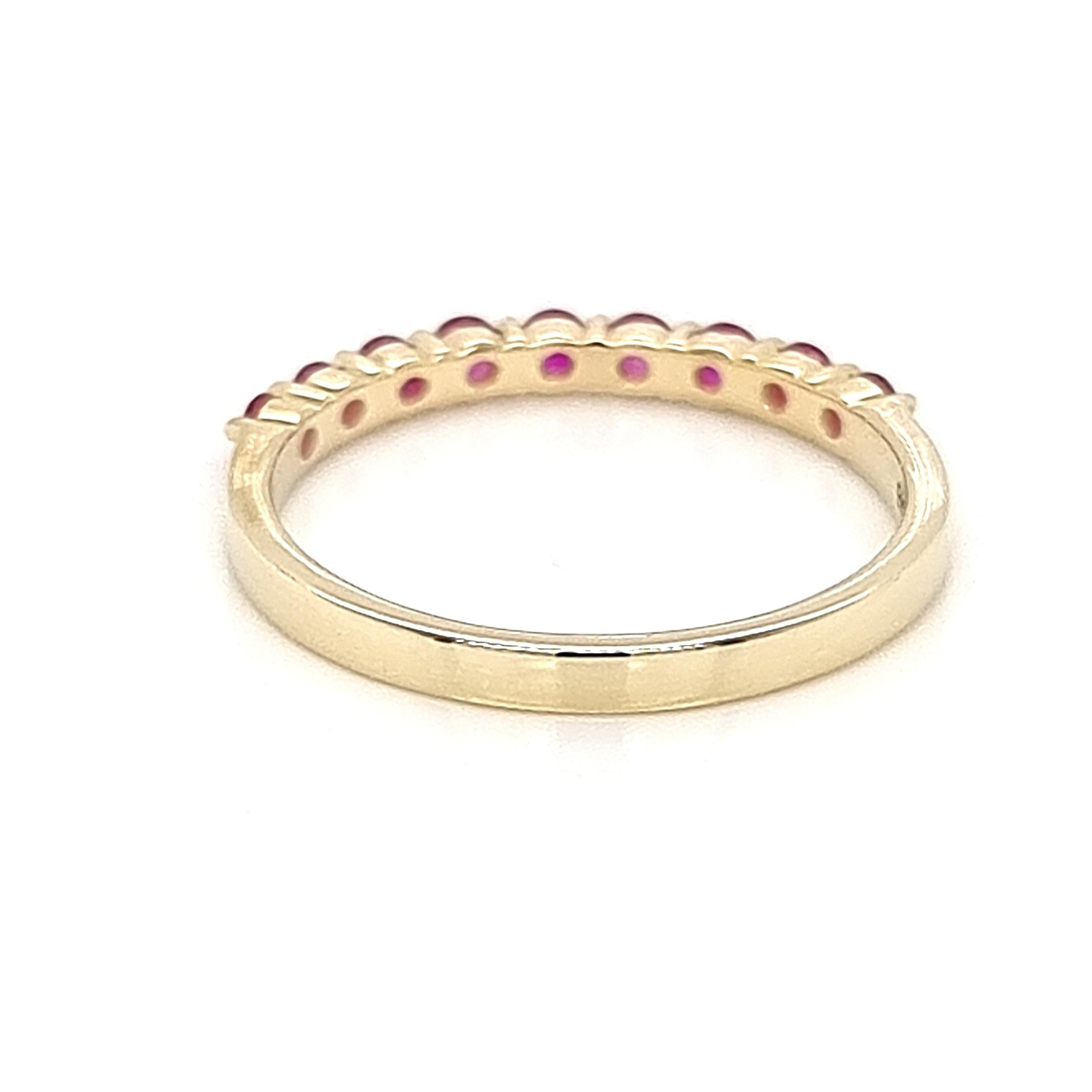 Yellow Gold Ring Band with Round Natural Rubies in Half Shank Arrangement In New Condition For Sale In ประเวศ, TH