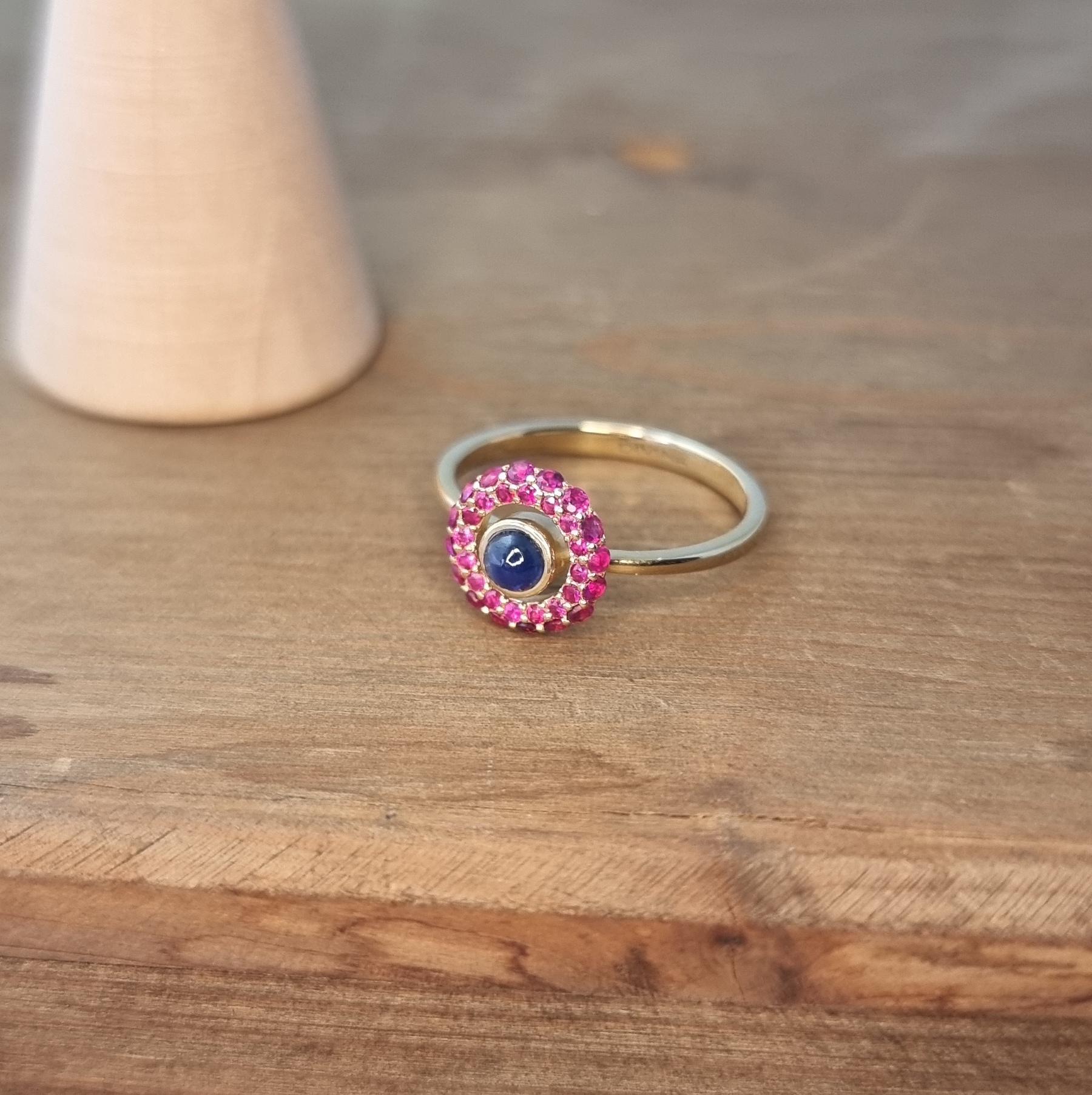 Yellow Gold Ring in 14K with Cabochon Blue Sapphire and Round Rubies For Sale 1
