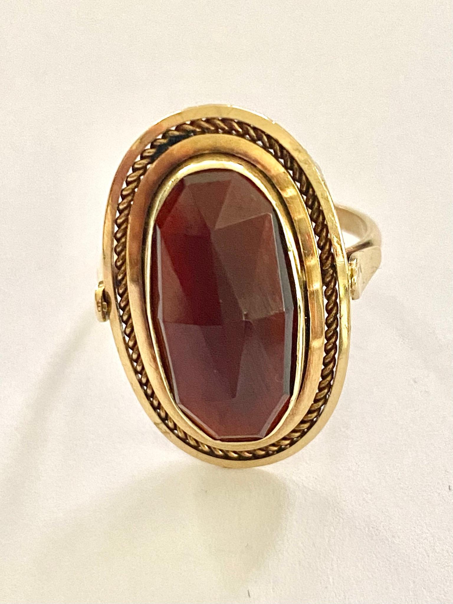 Rose Cut Yellow Gold Ring, Set with a Natural Garnet, Holland, circa 1950