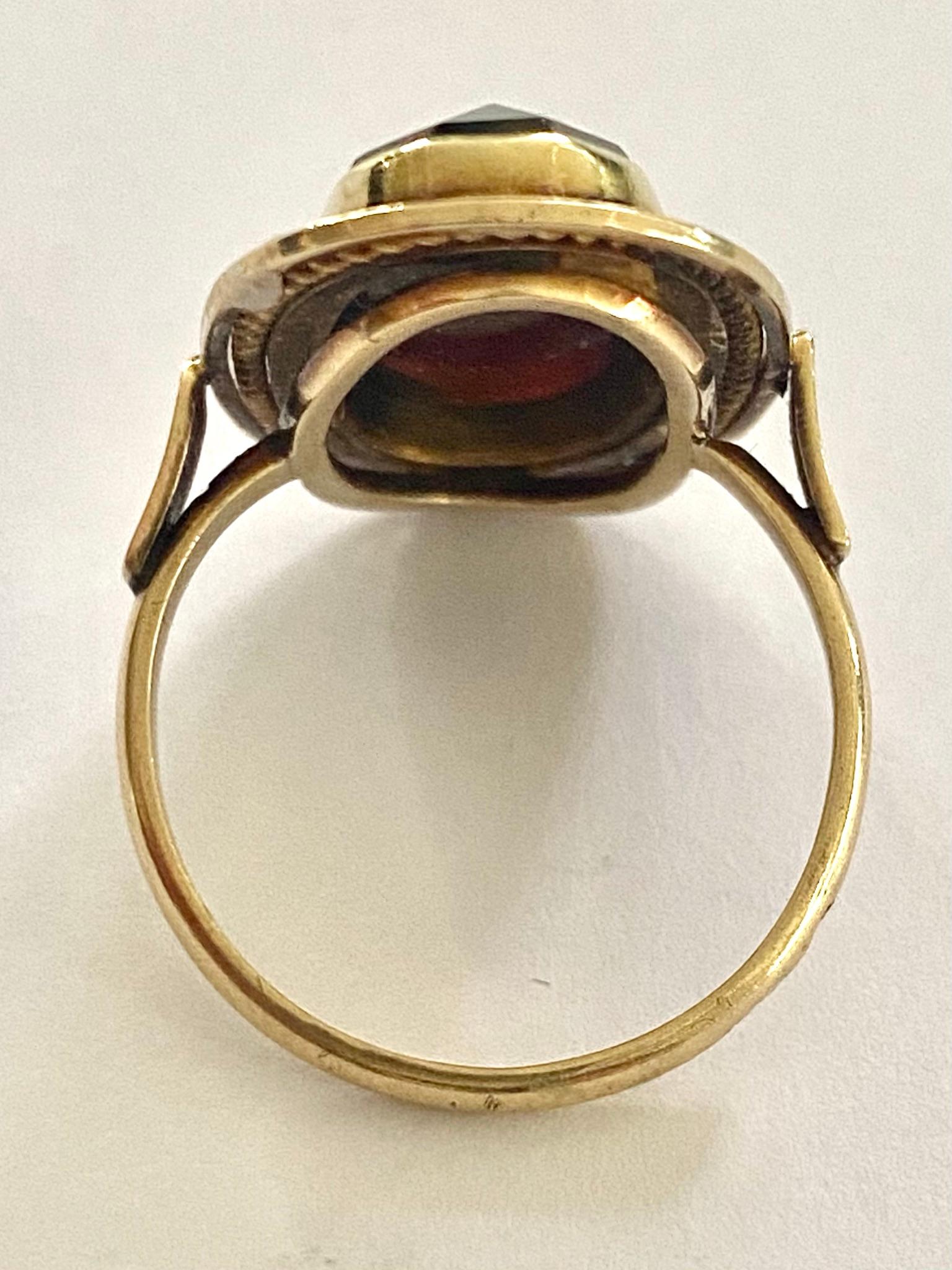 Women's Yellow Gold Ring, Set with a Natural Garnet, Holland, circa 1950