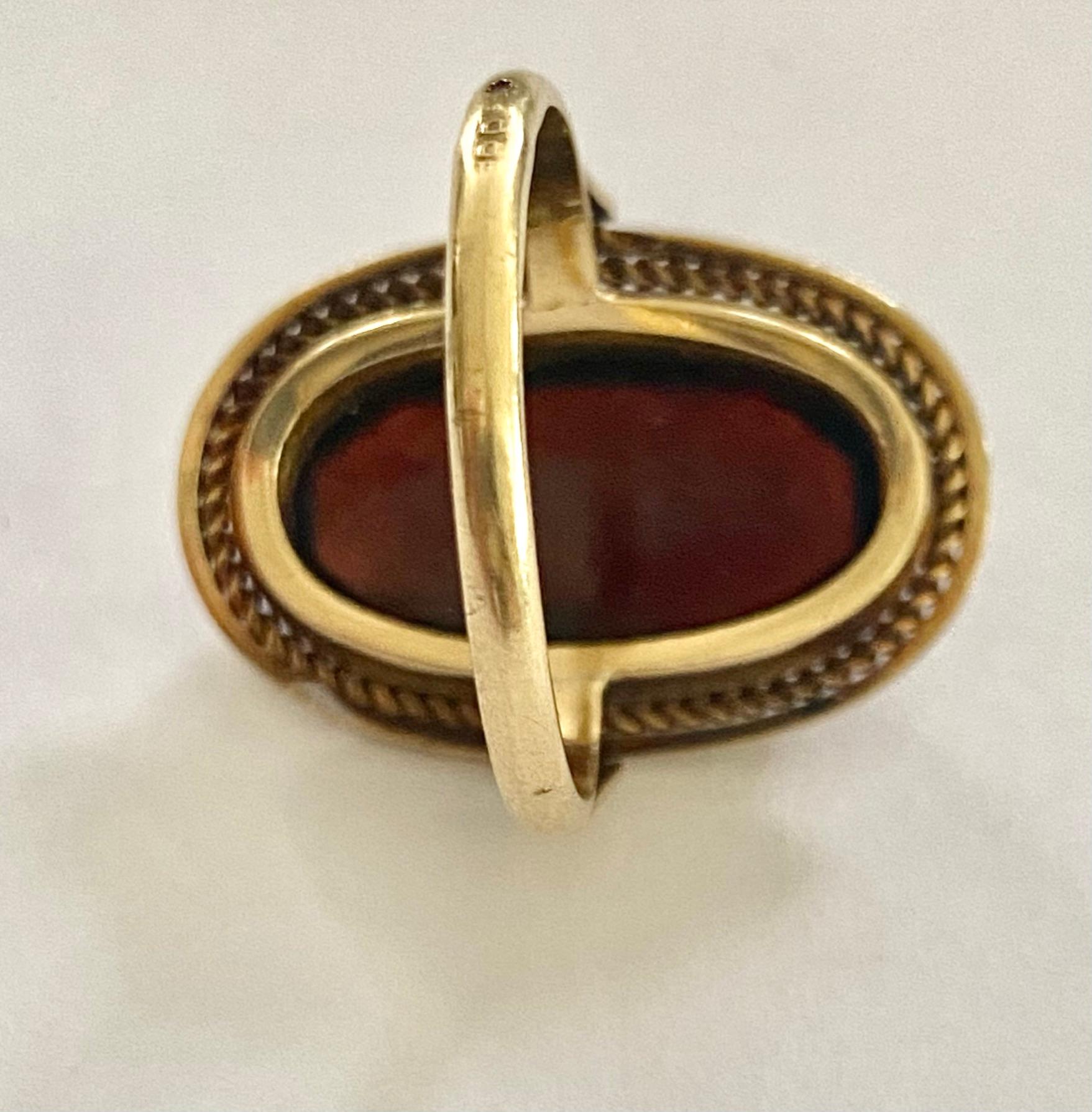 Yellow Gold Ring, Set with a Natural Garnet, Holland, circa 1950 1