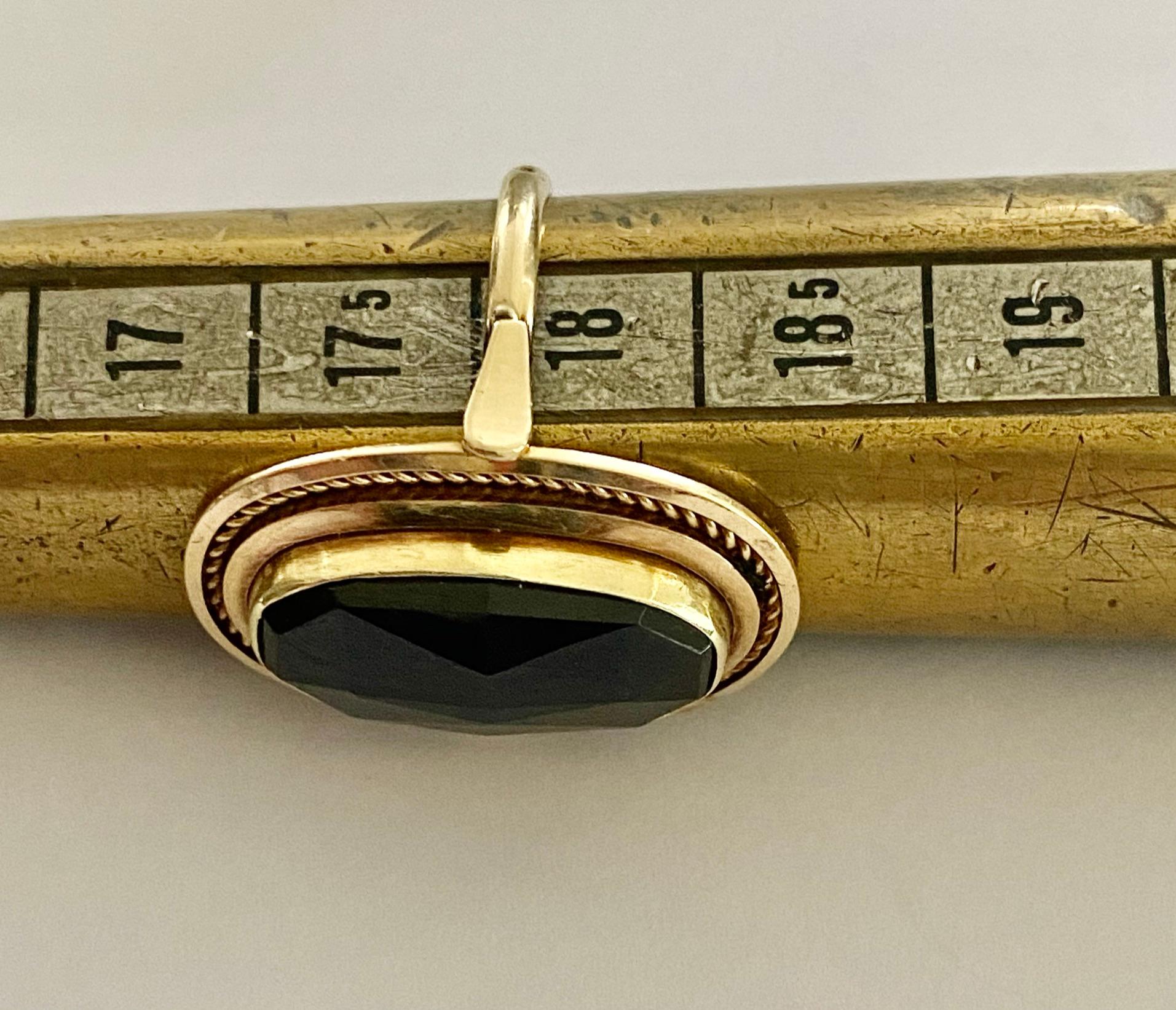 Yellow Gold Ring, Set with a Natural Garnet, Holland, circa 1950 3