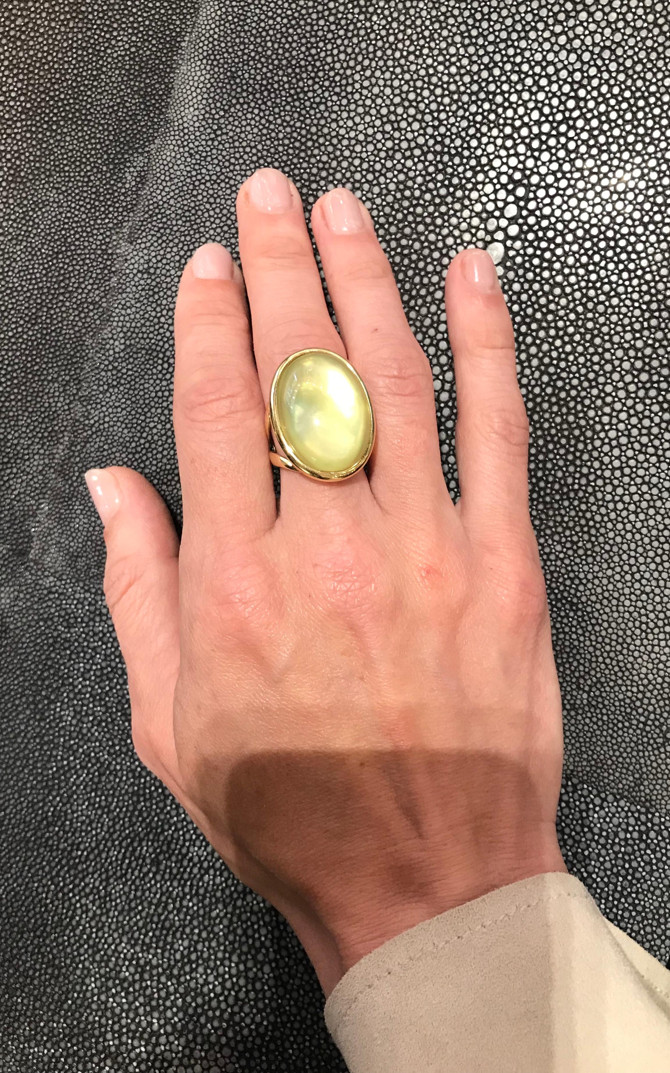 Women's Yellow Gold Ring Surmounted by a Lemon Quartz and Nacre Shape Cabochon