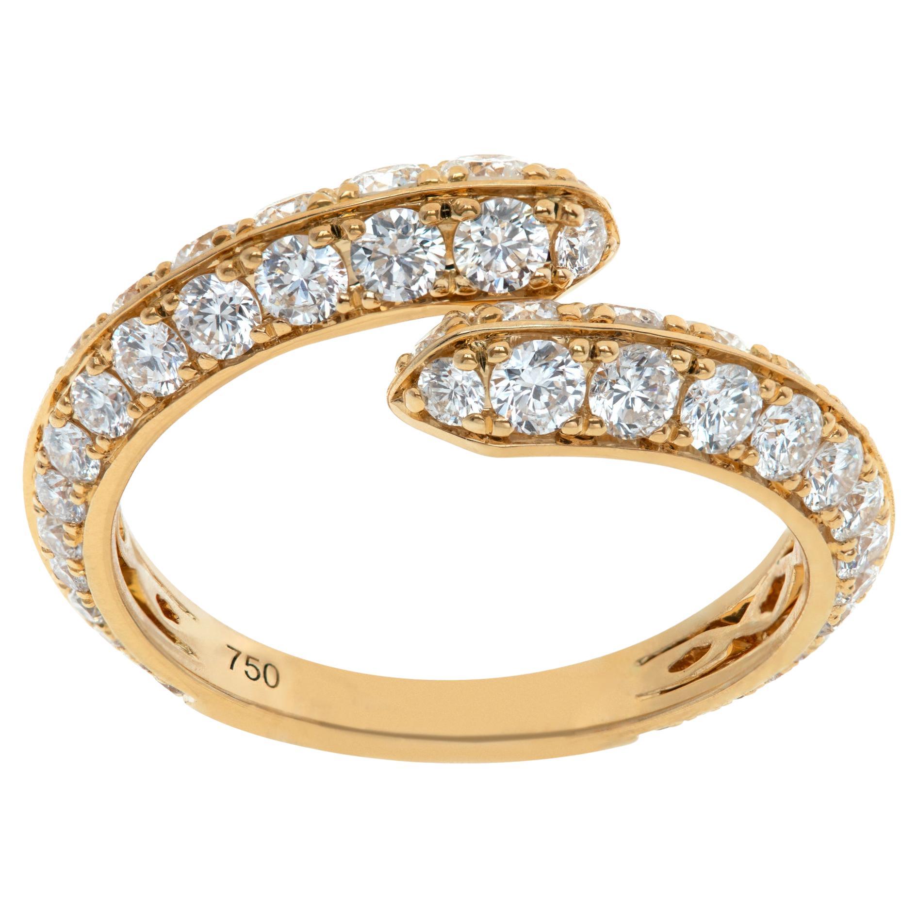 Yellow gold ring with 1.62 carats in round brilliant cut diamonds For Sale