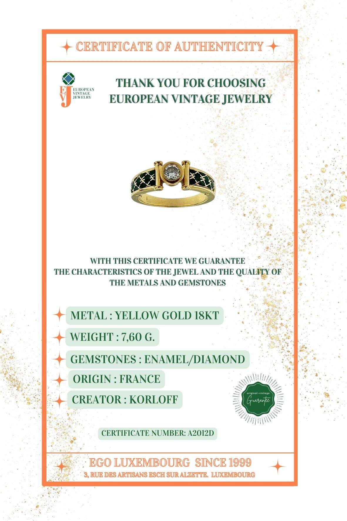 Gelbgoldring aus Gelbgold mit Diamanten und grüner Emaille von Korloff im Angebot 3