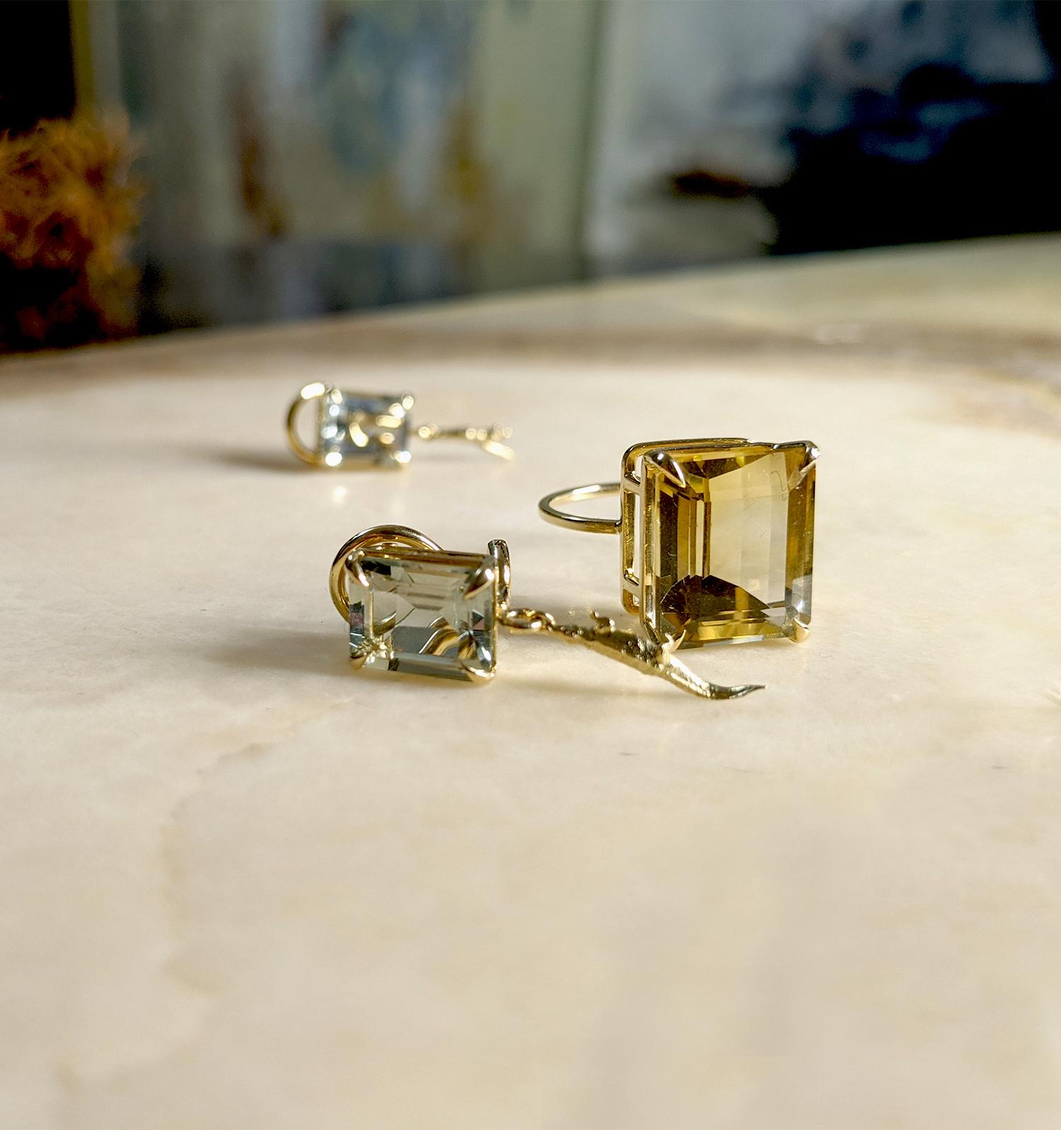 Eighteen Karat Yellow Gold Ring with Emerald Cut Shape Citrine For Sale 8