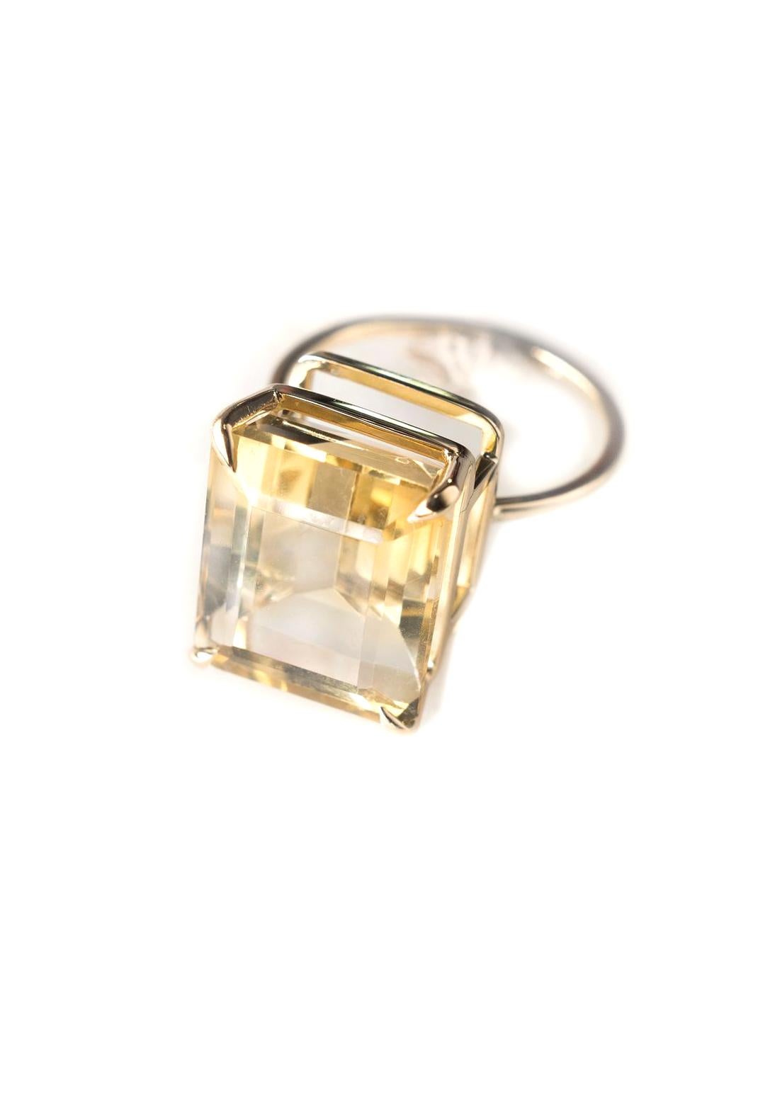 Eighteen Karat Yellow Gold Ring with Emerald Cut Shape Citrine For Sale 6