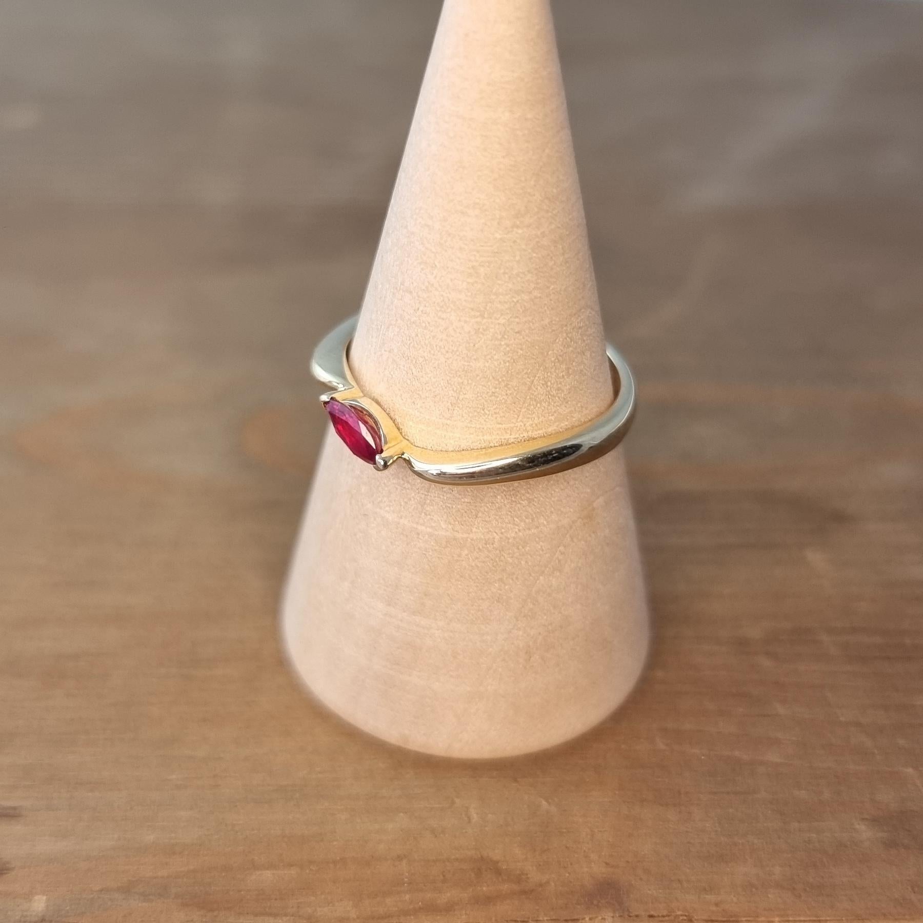 Yellow Gold Ring with Marquise Ruby For Sale 1