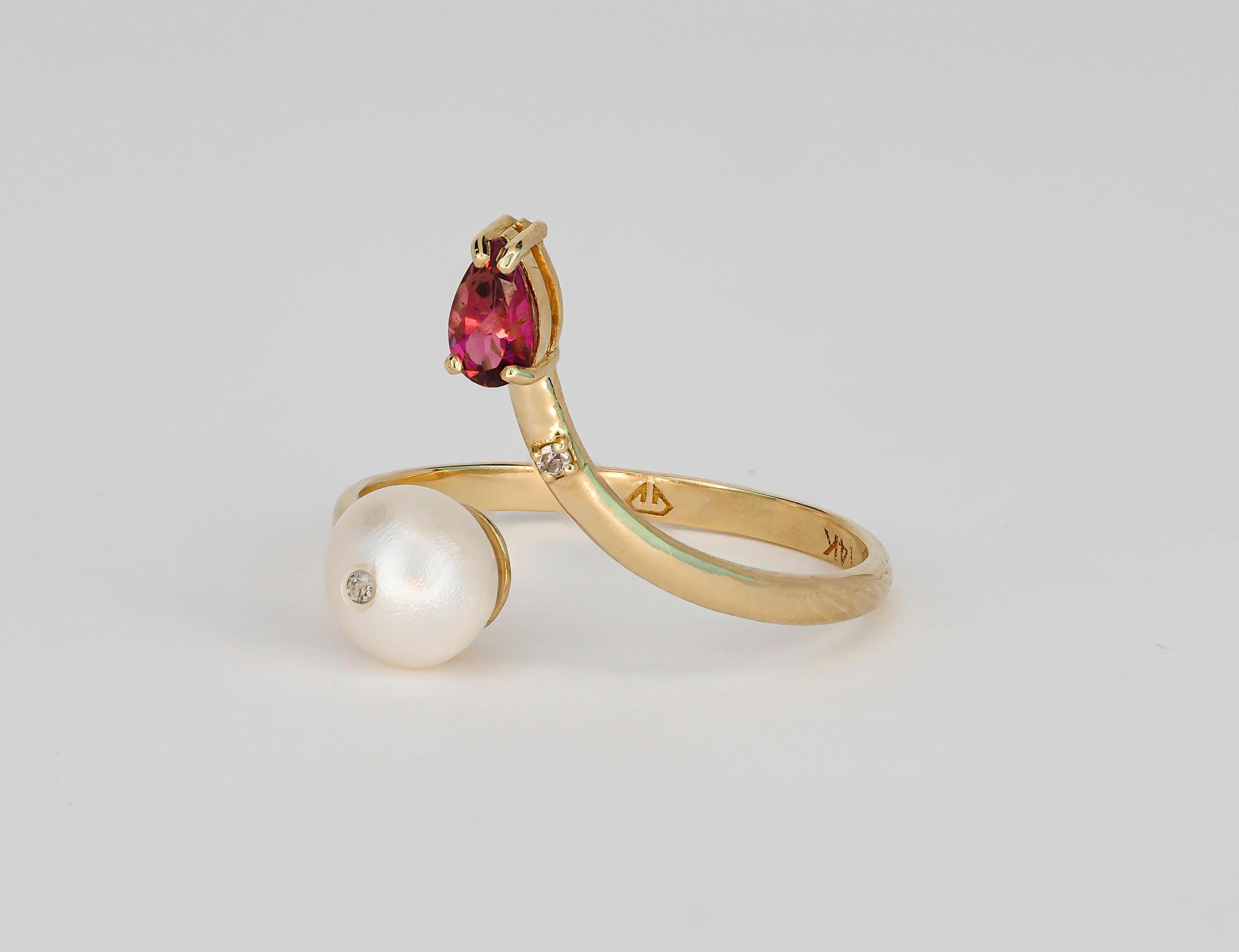 Pear Cut Yellow gold ring with pearl, garnet and diamonds.  For Sale