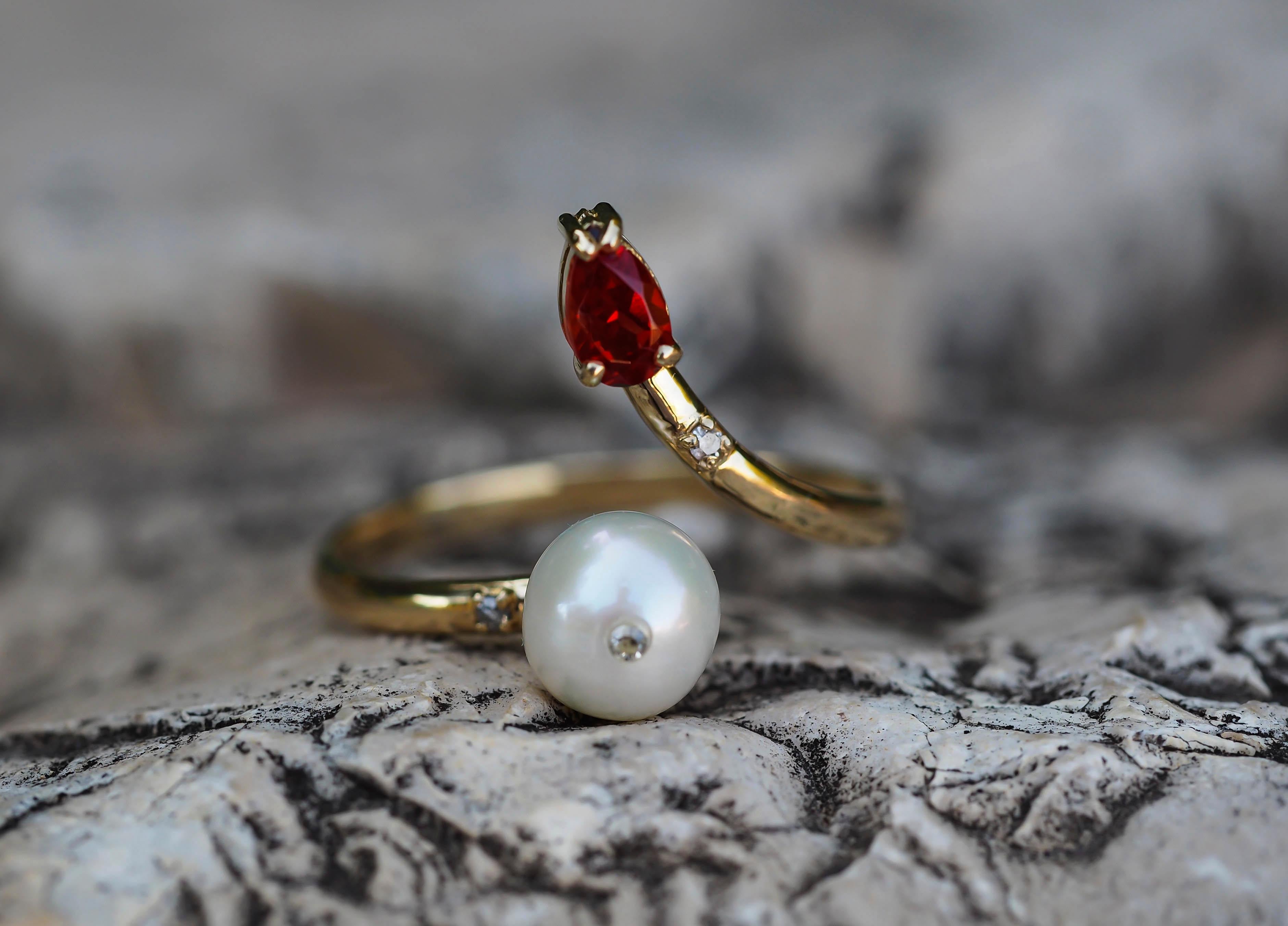 Yellow gold ring with pearl, garnet and diamonds.  For Sale 2