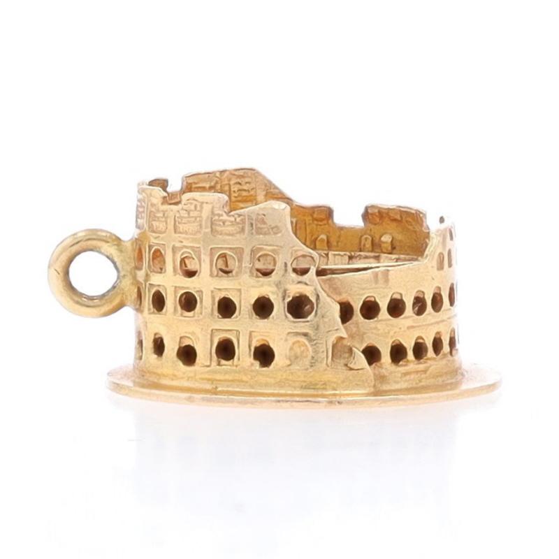 Yellow Gold Roman Colosseum Charm - 18k Flavian Amphitheatre Travel Rome, Italy In Excellent Condition For Sale In Greensboro, NC