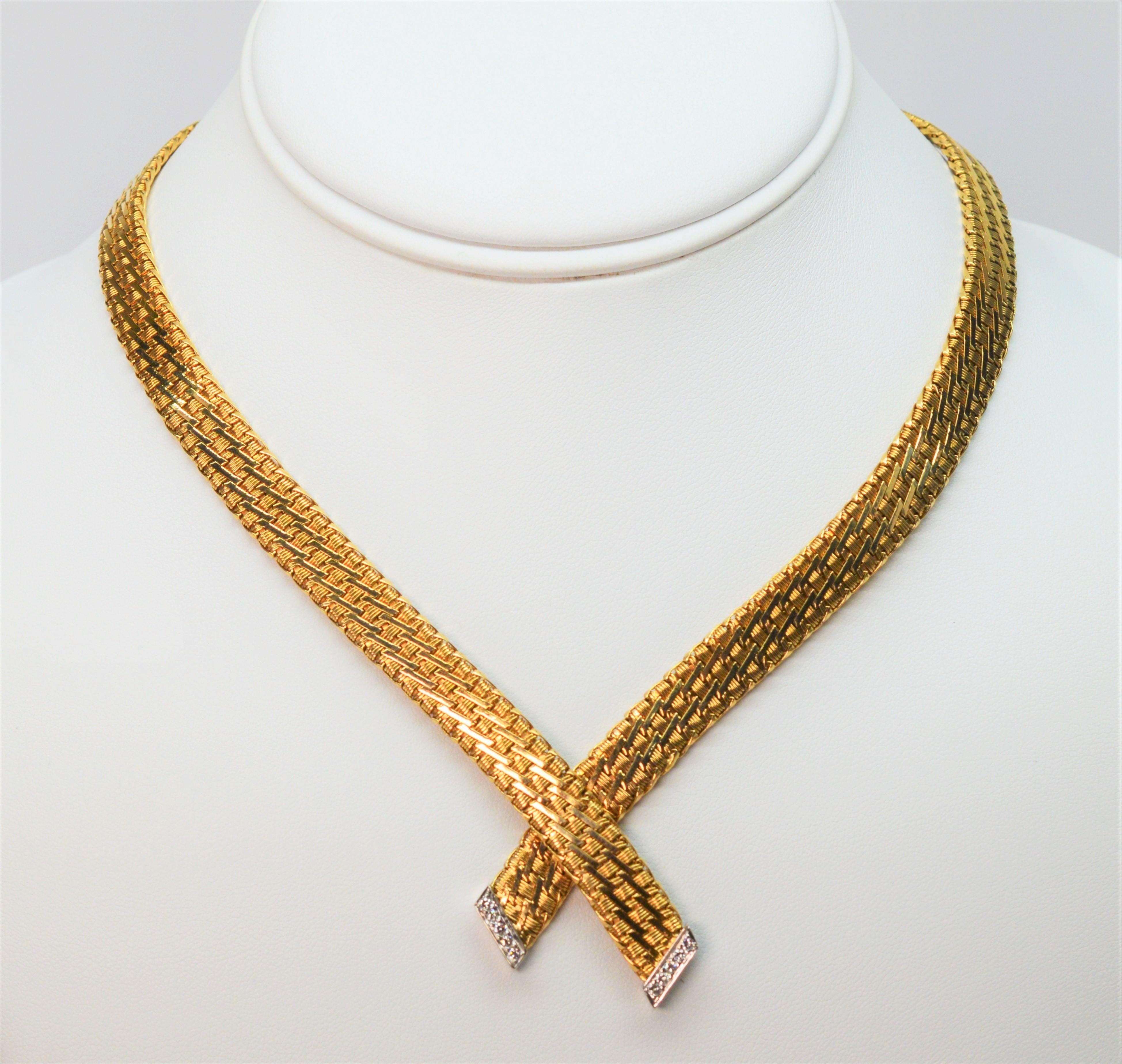 Gelbgold Seil Schleife Krawatte Choker Halskette mit Diamant Weißgold Akzente (Rundschliff) im Angebot