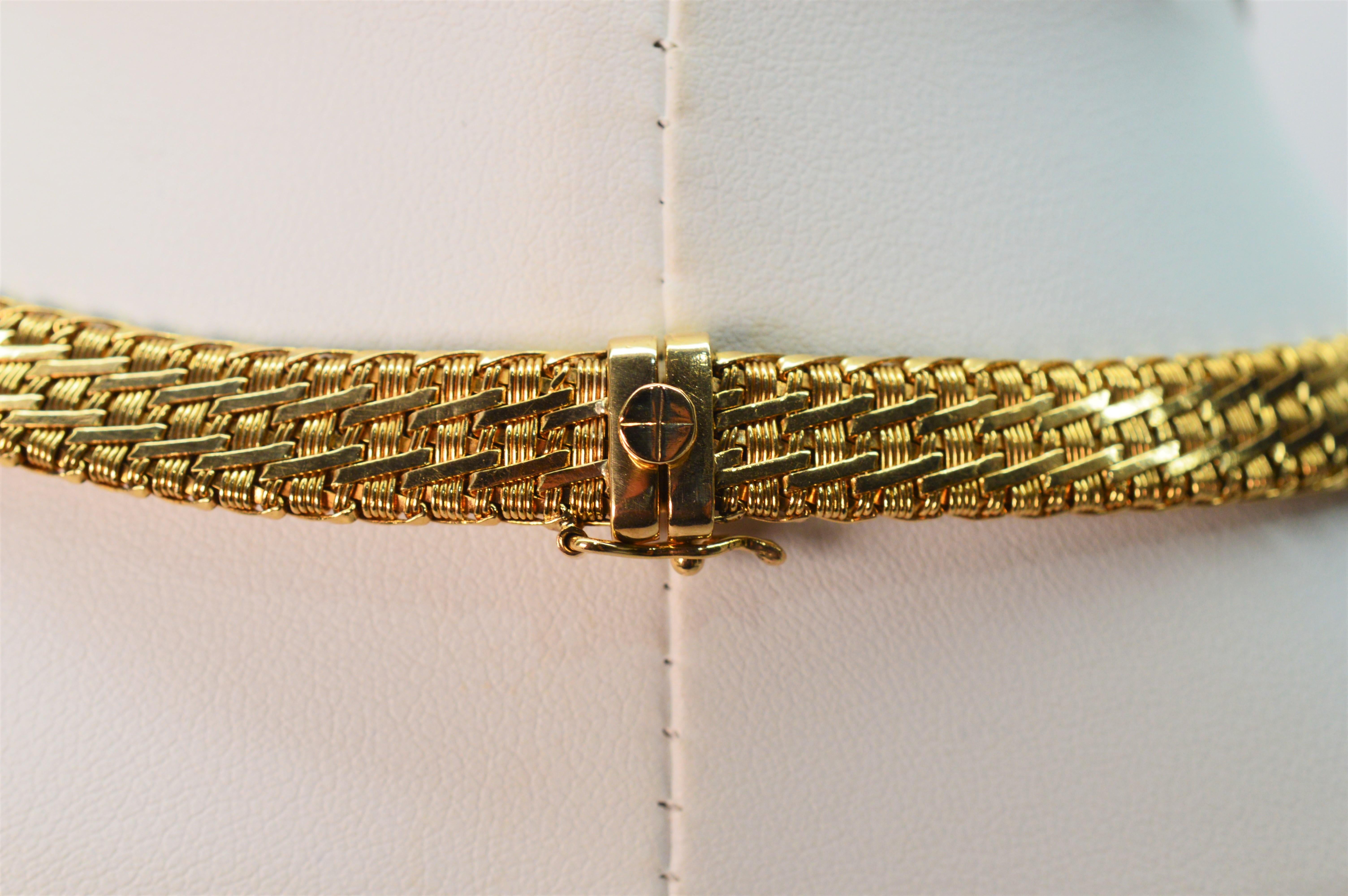 Gelbgold Seil Schleife Krawatte Choker Halskette mit Diamant Weißgold Akzente im Angebot 1