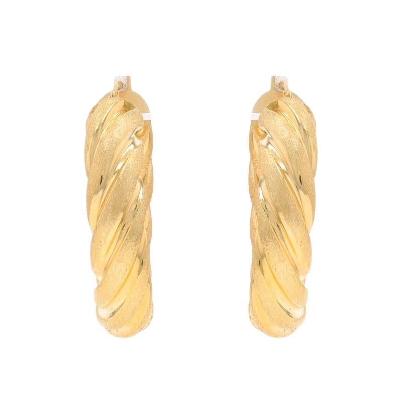 Yellow Gold Rope Hoop Earrings - 14k Nautical Twist Italy Pierced In Excellent Condition In Greensboro, NC