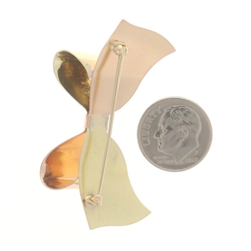 Broche en or jaune et or rose - 14k Ribbon Pin Pour femmes en vente