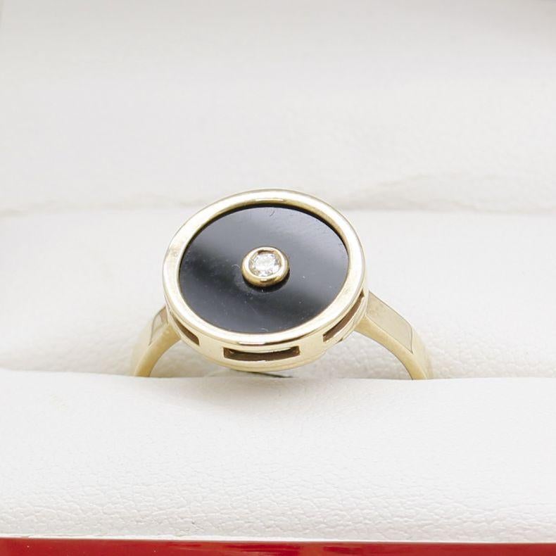 Round Cut Yellow Gold Round Black Onyx Ring with Diamond Bezel Set For Sale