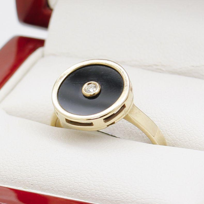 Yellow Gold Round Black Onyx Ring with Diamond Bezel Set For Sale 3