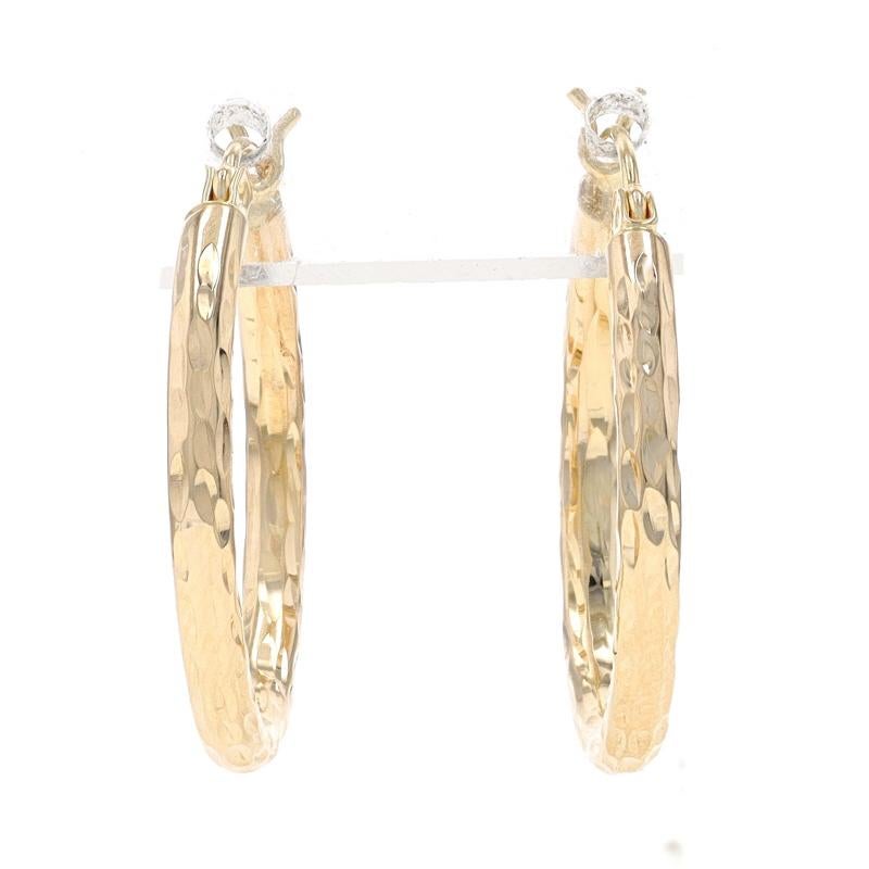 Yellow Gold Round Etched Hoop Earrings - 14k Pierced In Excellent Condition For Sale In Greensboro, NC