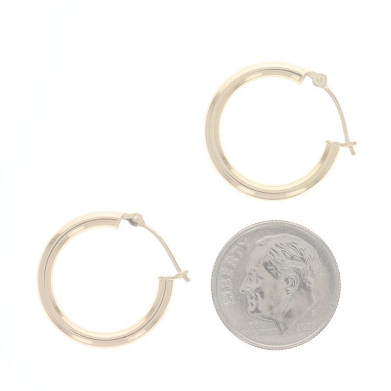 Yellow Gold Round Hoop Earrings - 14k Pierced In Excellent Condition For Sale In Greensboro, NC