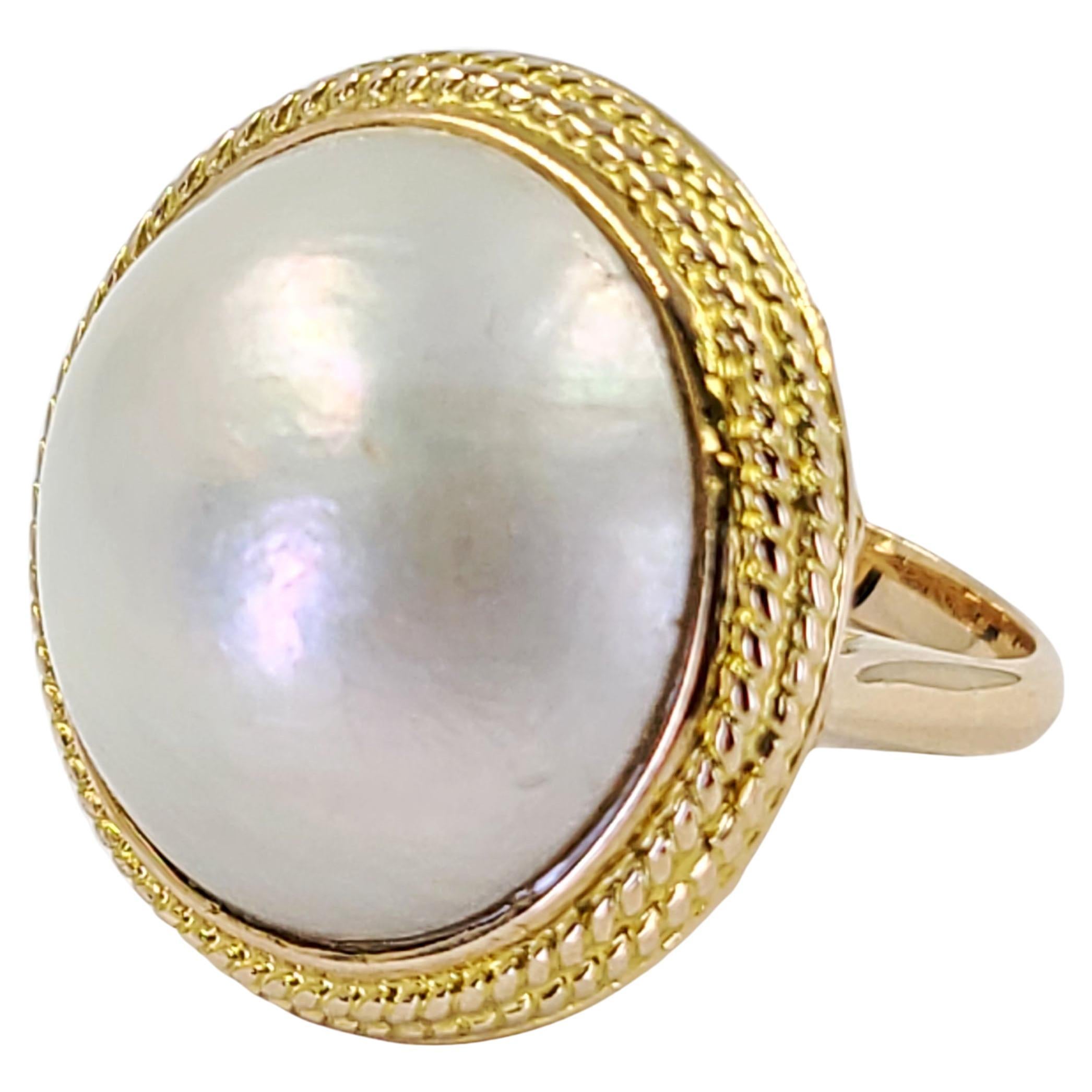 Gelbgold Ring mit runder Mabe-Perlen