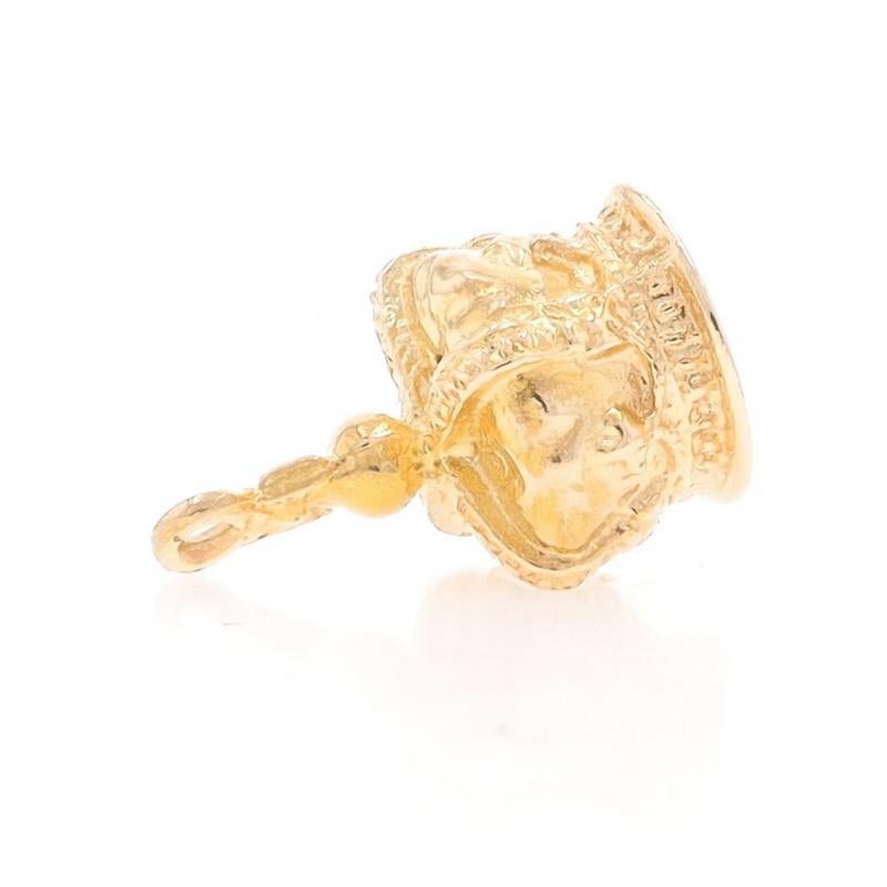 Yellow Gold Royal Regal Crown Charm - 9k Royality In Good Condition For Sale In Greensboro, NC