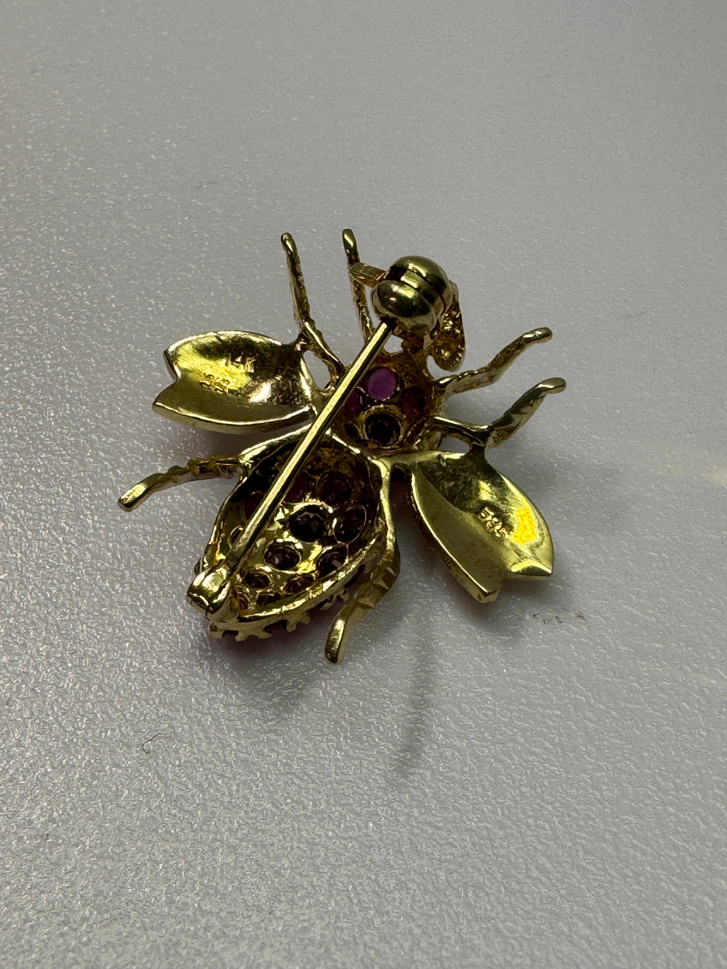 Gelbgold Rubin Biene Fliege Brosche Pin (Rundschliff) im Angebot