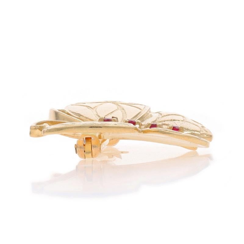 Taille ronde Broche papillon en or jaune - 14k Round .16ctw Nature Spring Pin en vente