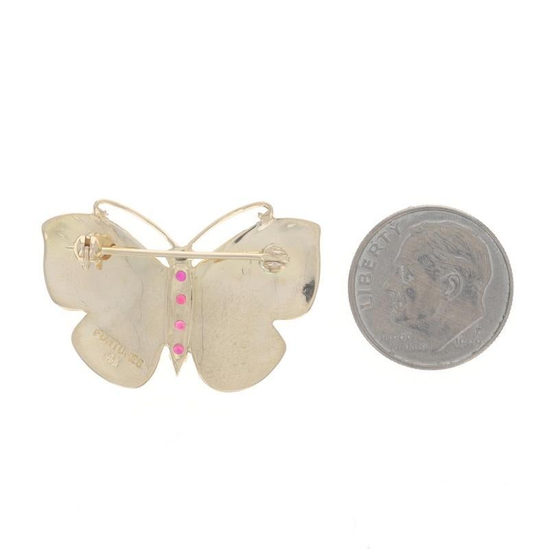 Spilla a farfalla in oro giallo con rubino - 14k Round Brilliante .20ctw Nature In condizioni ottime in vendita a Greensboro, NC