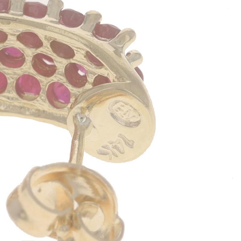 Boucles d'oreilles J-Hook en or jaune avec grappe de rubis - 14 carats ronds 1,50 ctw percés Excellent état - En vente à Greensboro, NC