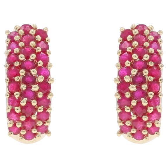 Pendientes en forma de J de oro amarillo con racimo de rubíes - 14k redondos 1,50ctw perforados