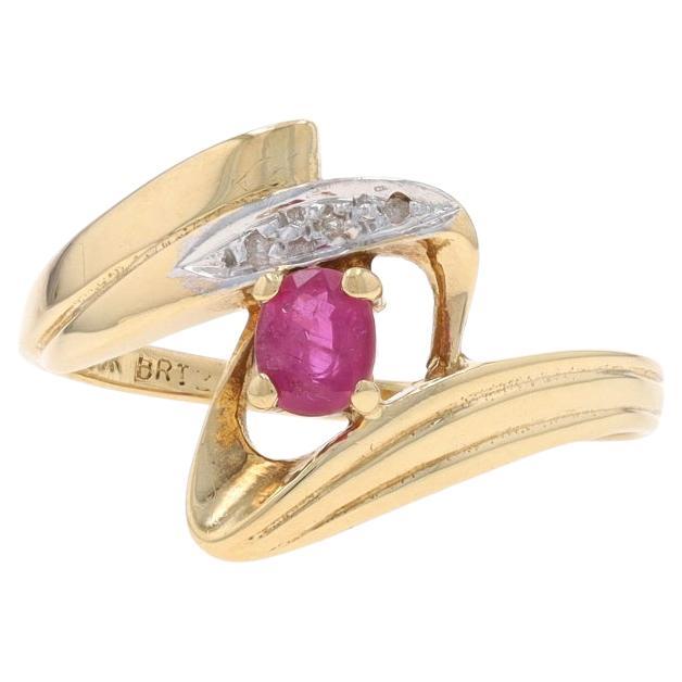 Anillo Bypass Oro Amarillo Rubí Diamante - 10k Ovalado .20ct