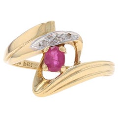 Anillo Bypass Oro Amarillo Rubí Diamante - 10k Ovalado .20ct