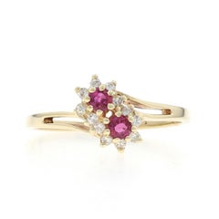 Bague bypass en or jaune au rubis et au diamant - 14k Round .30ctw Floral Two-Stone